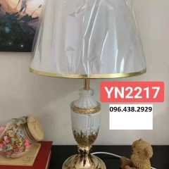 Đèn để bàn gốm sứ decor phòng khách kiểu dáng Bắc Âu hiện đại LED E27 chụp vải cao cấp TL-DB-YN2217