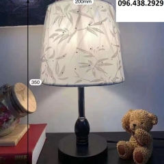 Đèn để bàn phòng ngủ LED E27 chụp vải thêu hoa văn cao cấp chiếu sáng đầu giường phong cách tối giản Bắc Âu hiện đại TL-DB-YN5918